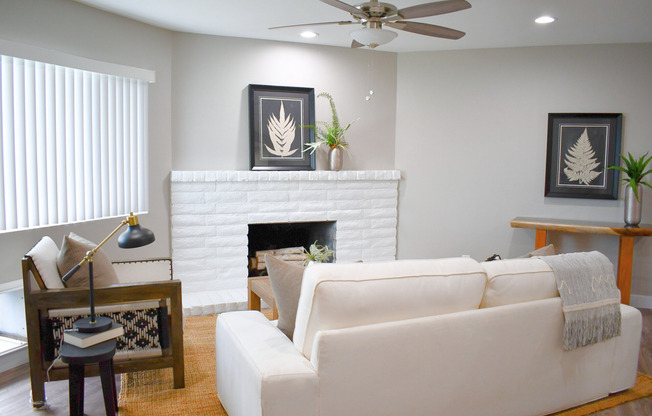 2 beds, 2 baths, 976 sqft, $2,495, Unit 310-C