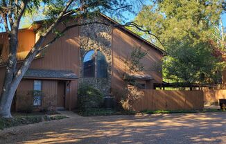 3 bedroom/2 bath townhome in Eastwood on the Bayou