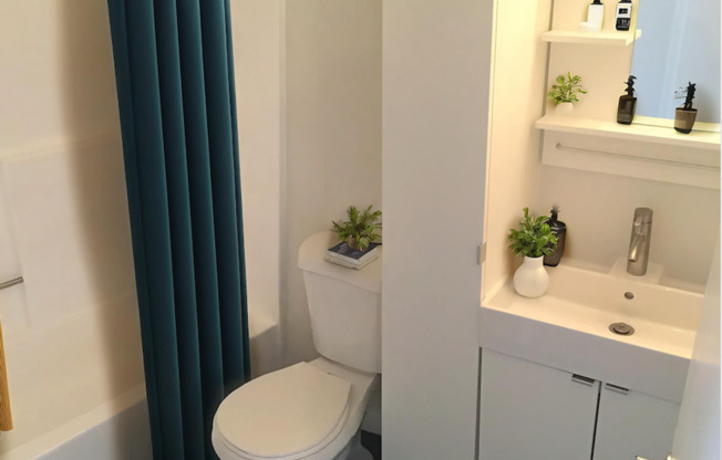 Modern Comfort in the Heart of Highland Park at 260 S Avenue 55