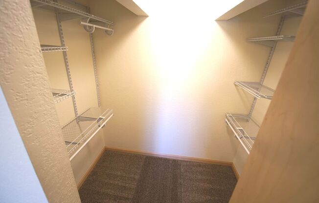 2 beds, 1 bath, 980 sqft, $1,695, Unit 129