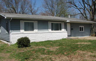 3 Bedrooms! 2 Bathrooms! Across from Pittman Elementary! $1095