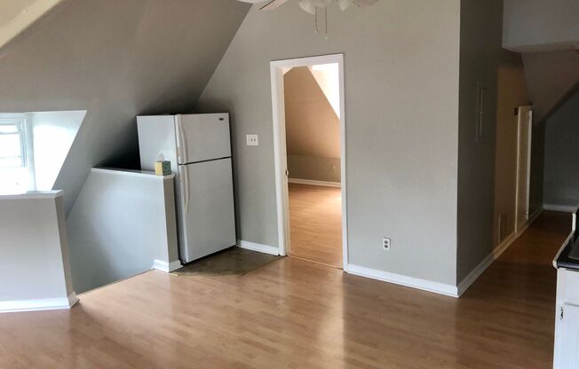 1 bed, 1 bath, 700 sqft, $700, Unit Apt 5