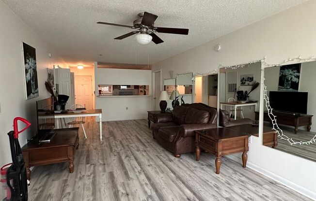 Private Bedroom Suite within Shared 4-Bedroom Condo in Lake Park Condos - Close Proximity to NCSU