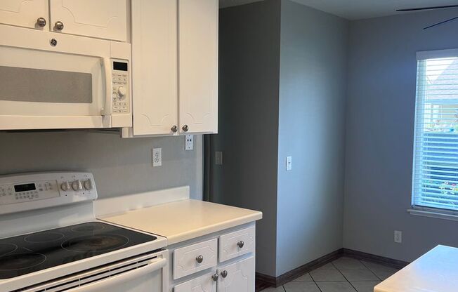 2 beds, 2 baths, $3,030