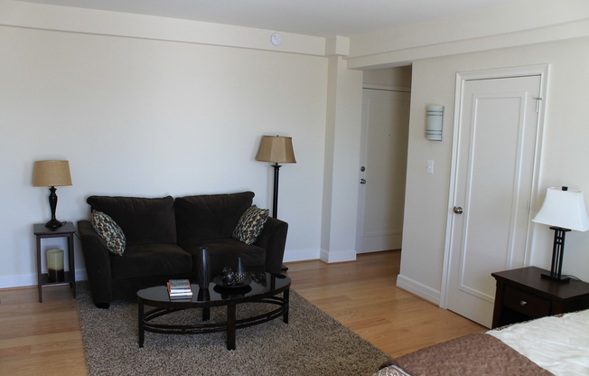 Studio, 1 bath, 487 sqft, $2,100, Unit 212