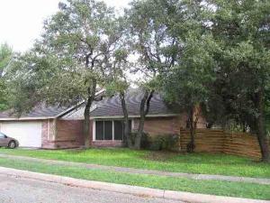 4 beds, 2 baths, $1,700