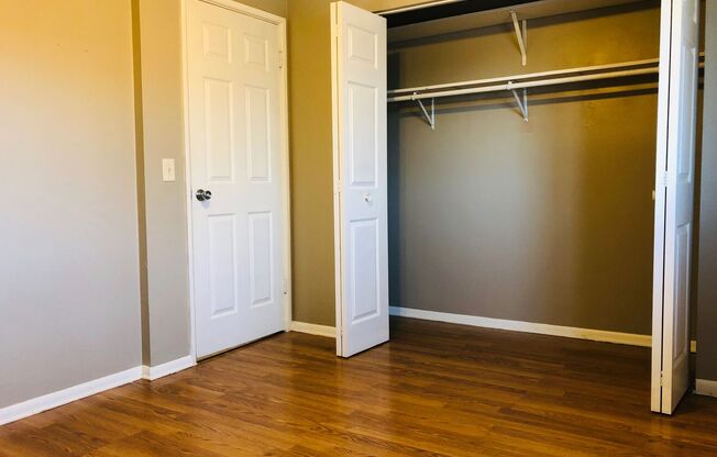 1 bed, 1 bath, 575 sqft, $950, Unit 12