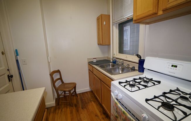 Studio, 1 bath, 550 sqft, $1,025, Unit 2