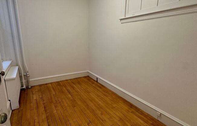 2 beds, 1 bath, 750 sqft, $2,950, Unit 36