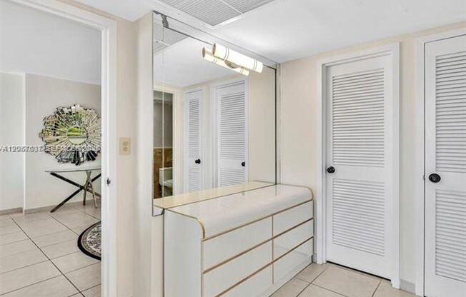 2 beds, 2 baths, $3,500, Unit # 206