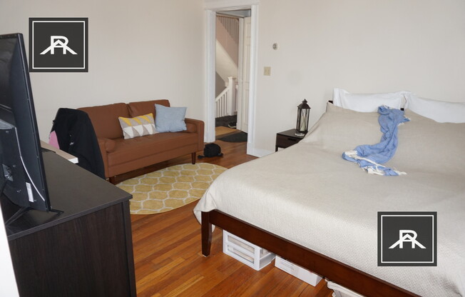 1645 COMMONWEALTH AVE