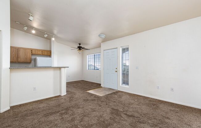 Upstairs 2 br unit in gated community with pool/spa/bbq area