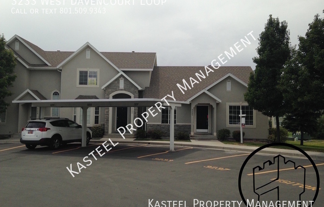3233 W DAVENCOURT LOOP