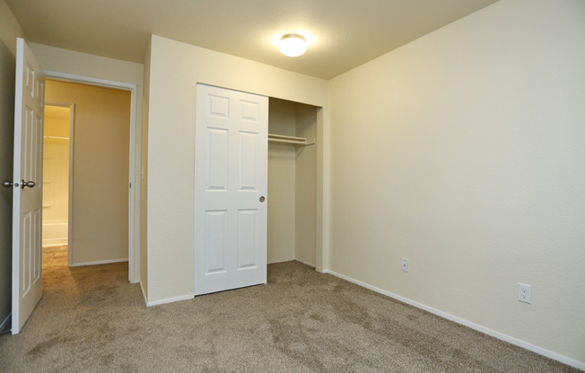 3 beds, 2 baths, 1,153 sqft, $2,285, Unit F 207