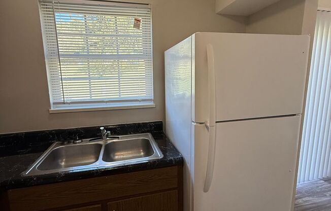 2 beds, 1.5 baths, $1,025, Unit LD4805