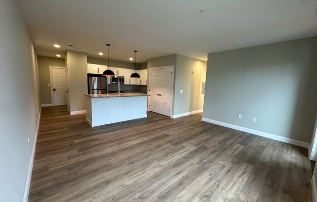 2 beds, 2 baths, 1,218 sqft, $2,725, Unit L31