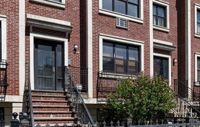 107 PULASKI ST