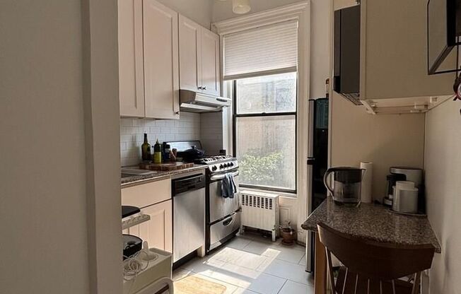 71 8 AVE