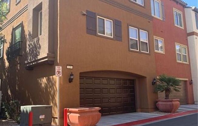 4 beds, 3 baths, $3,220, Unit # 129