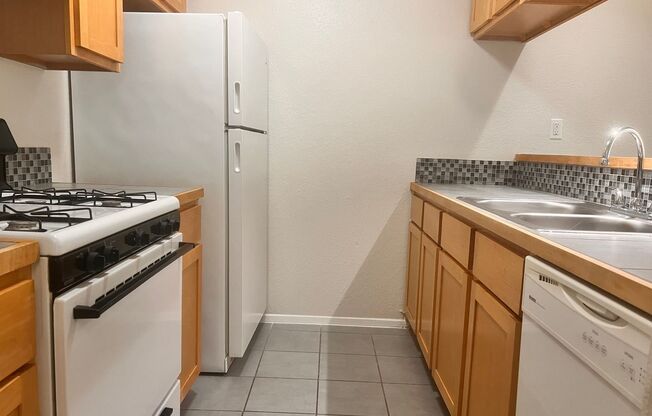 1 bed, 1 bath, 750 sqft, $1,100, Unit ABB-1-202