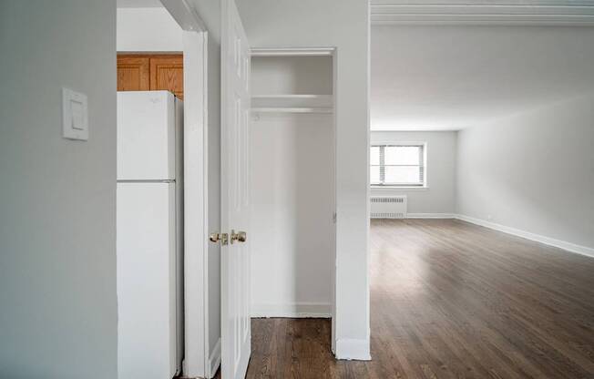 Closet Space 7361-1S