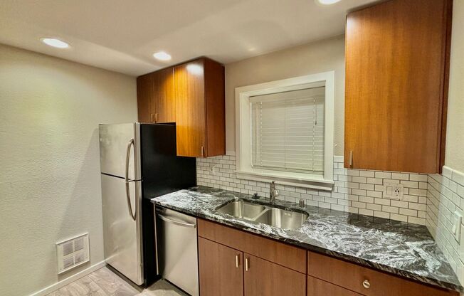 2 beds, 2 baths, $1,999, Unit # #E 204