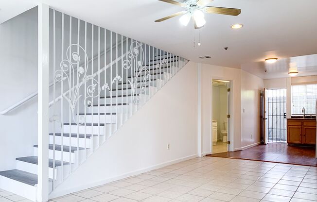 1315 N Hobart Blvd #1