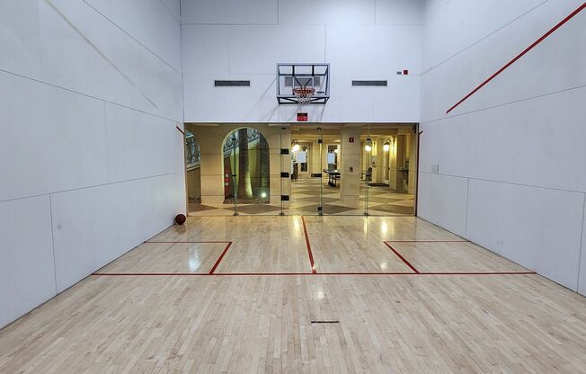 2 beds, 2 baths, $2,000, Unit # 326