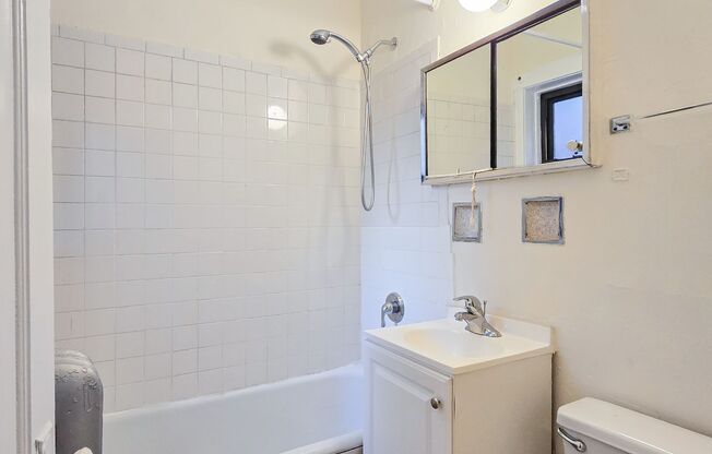 Studio, 1 bath, 470 sqft, $1,415, Unit 512-302