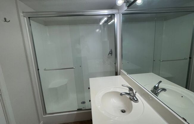 2 beds, 2 baths, $1,775, Unit # 3101