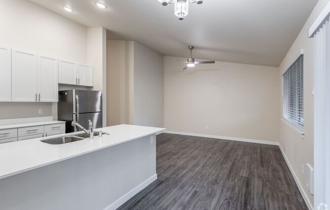2 beds, 1 bath, 957 sqft, $1,695, Unit B21