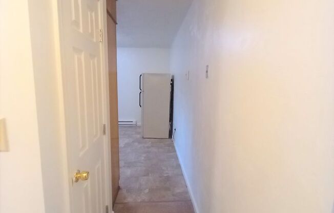 2 beds, 1 bath, 903 sqft, $1,170, Unit K-1