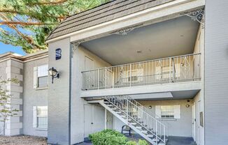 Very Nice 2bd/2ba Condo!! Gated Friendly Community w/ Pool!!