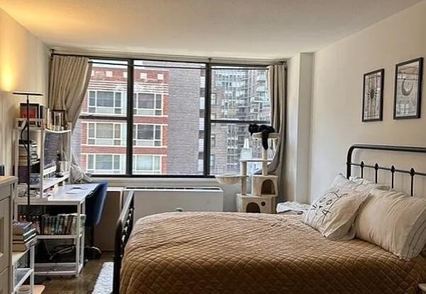 2 beds, 1 bath, 900 sqft, $5,400, Unit 9E