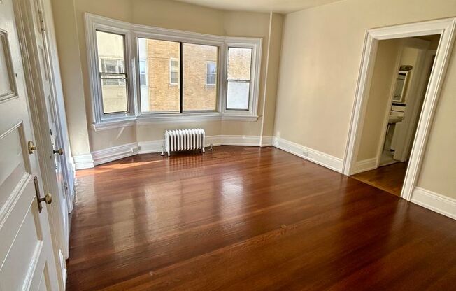 1 bed, 1 bath, $1,000, Unit 335