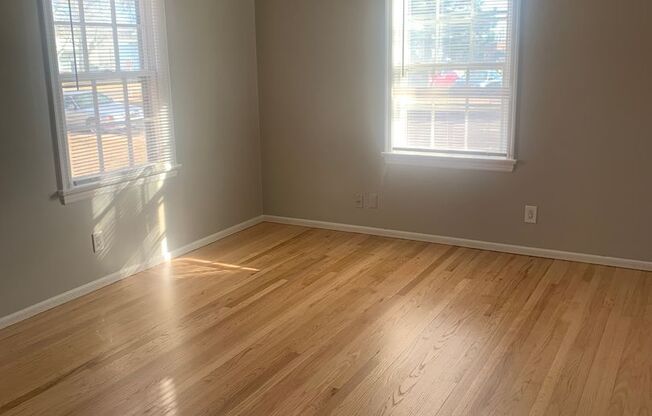 2 BEDROOM, 1 BATHROOM APARTMENT NEAR ALTA VISTA ELEMENTARY