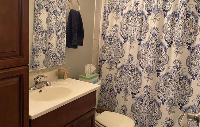 2 beds, 1 bath, 840 sqft, $1,595, Unit 301 BR