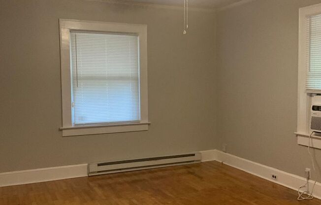 2 beds, 1 bath, $1,500