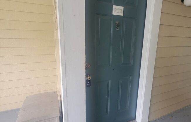 Resort-style living in the heart of Tampa—don’t miss this updated 1BR/1BA condo!