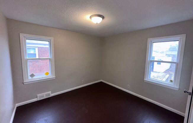 3 beds, 1 bath, $1,100