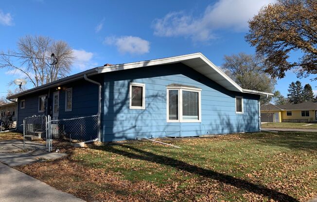 1 Bed 1 Bath Duplex in Moorhead!