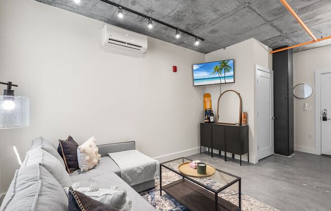 1 bed, 1 bath, 667 sqft, $1,325, Unit 603