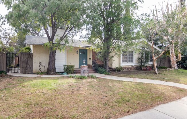 Gorgeous 3 bedroom Home in Chatsworth!