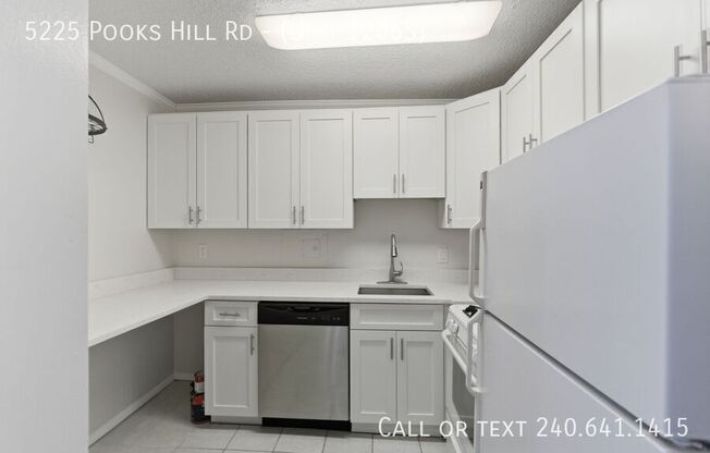 5225 Pooks Hill Rd 1302N