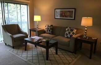 2 beds, 1 bath, 950 sqft, $1,995, Unit 212