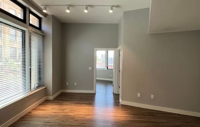 1 bed, 1 bath, 450 sqft, $2,225, Unit 207