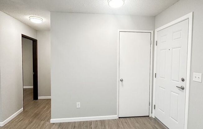 1 bed, 1 bath, 610 sqft, $1,100, Unit 72
