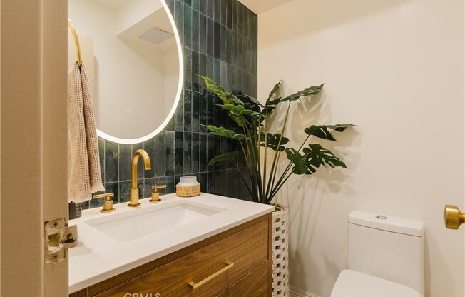 1 bed, 2 baths, 912 sqft, $3,600, Unit 1008