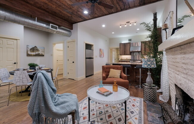 215 IRA AVE