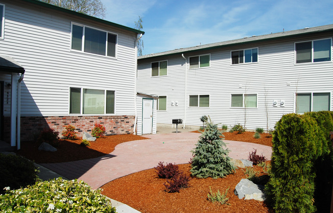 Oakdale Apts